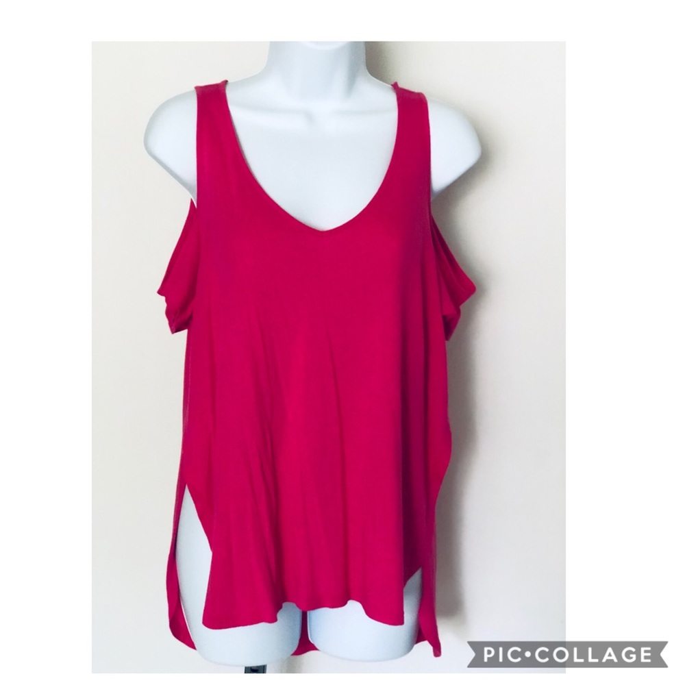 🔴SOLD🔴 NWT! GUESS BRIGHT PINK TOP!